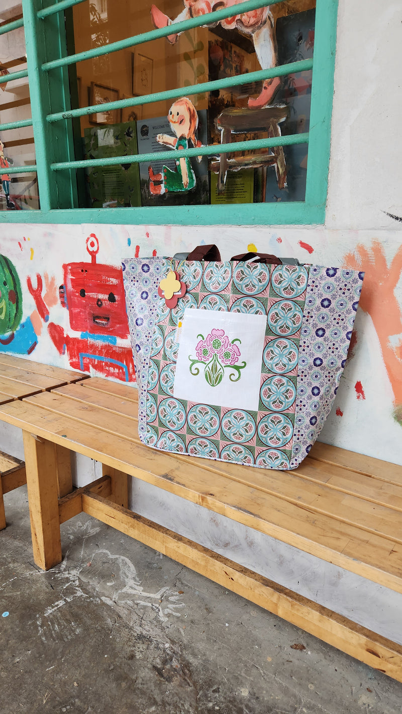 Peranakan Tile Printed Beach Bag - Circle flower