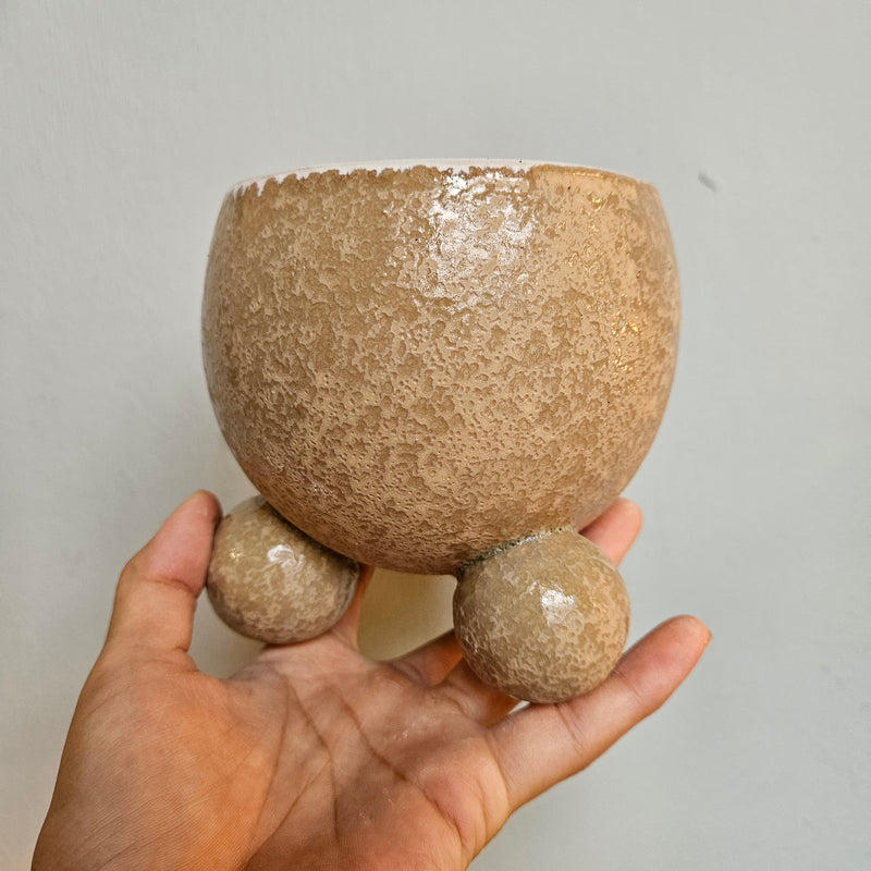 Ceramic 3 legged chubby Pot