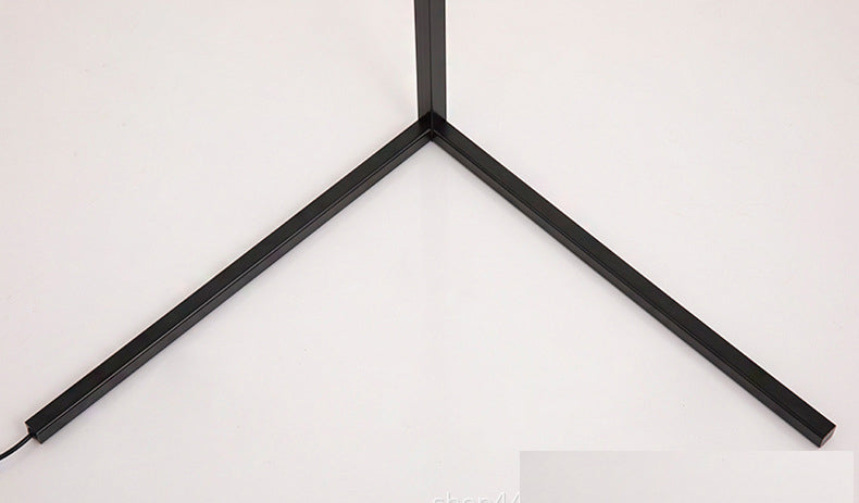 Dimmable corner floor standing lamp