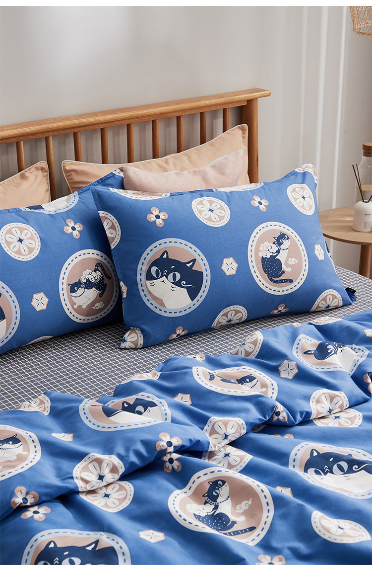 Magic Balls Kitty Bedding Set