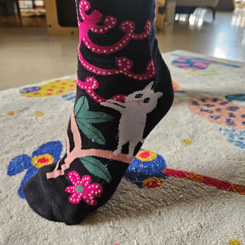 Batik & Kitty Series Socks - Pink Flora Motif